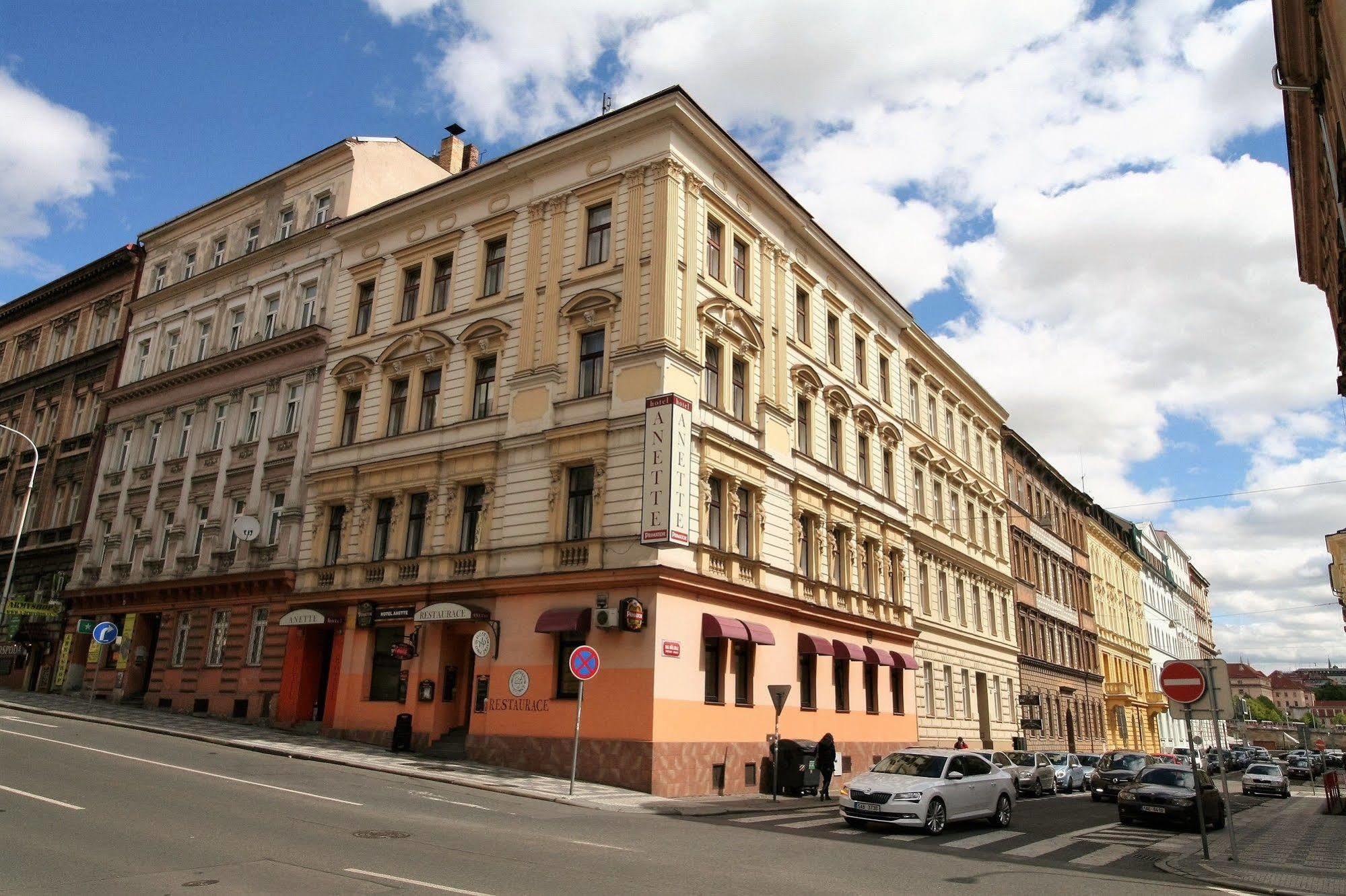 Anette Hotel Prague Exterior photo
